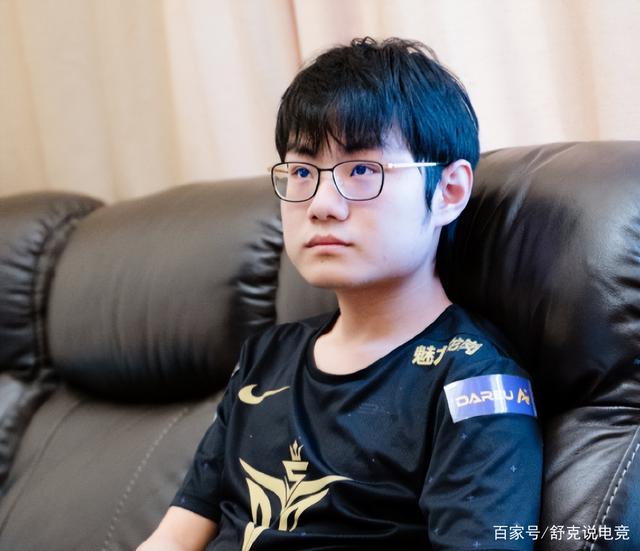 Rookie官方宣布重返赛场新规,美国队引发争议!比赛高潮迭起 Rookie官方宣布重返赛场新规,美国队引发争议!比赛高潮迭起