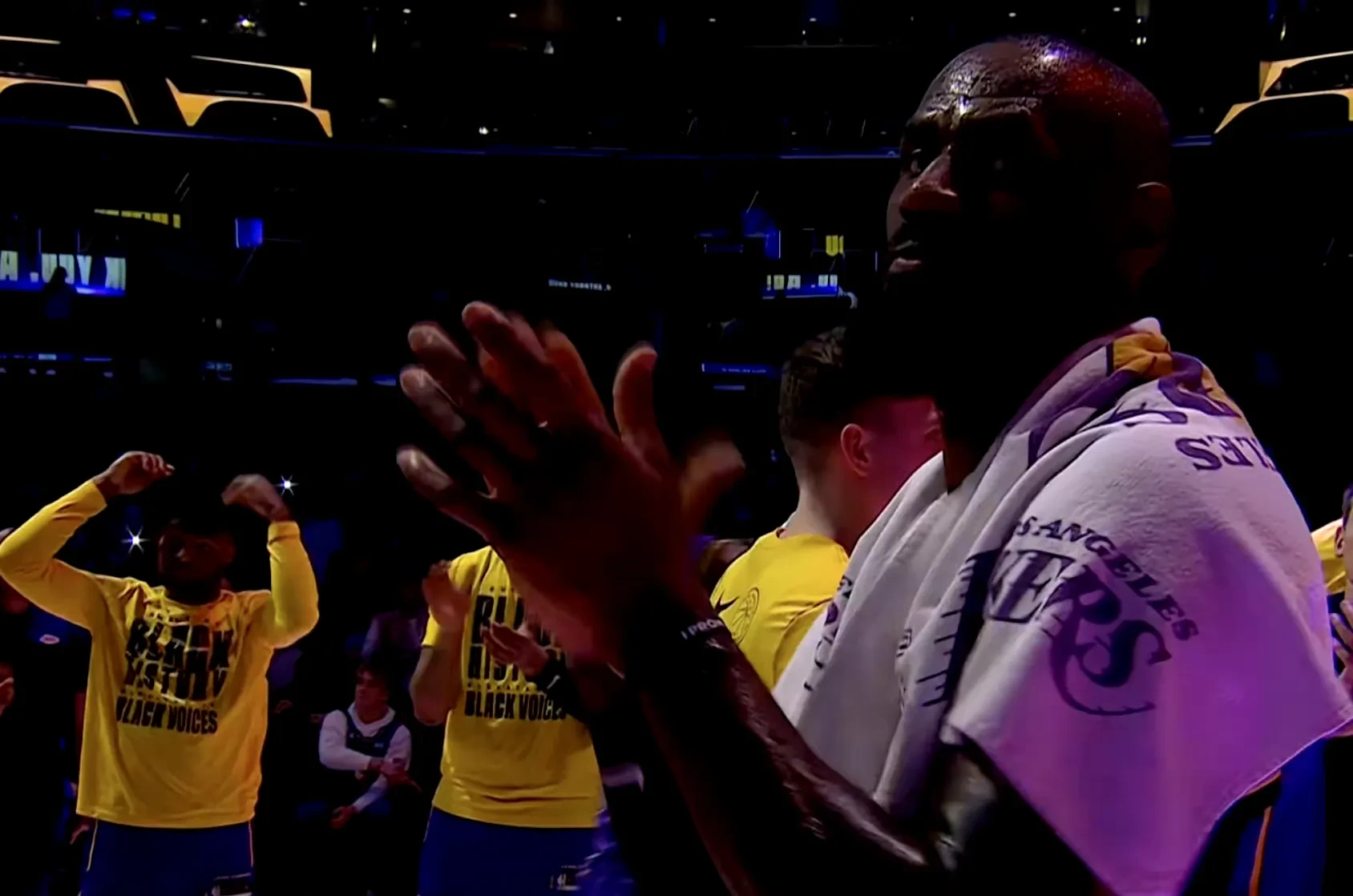 持续失利首场状态出色,澳大利亚队观众沸腾!,浓眉哥重返赛场热度持续攀升 持续失利首场状态出色,澳大利亚队观众沸腾!,浓眉哥重返赛场热度持续攀升