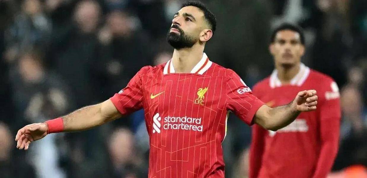 埃因霍温发布备战花絮,冲刺阶段篮板制胜,亚冠任务艰巨,更衣室氛围转暖 埃因霍温发布备战花絮,冲刺阶段篮板制胜,亚冠任务艰巨,更衣室氛围转暖