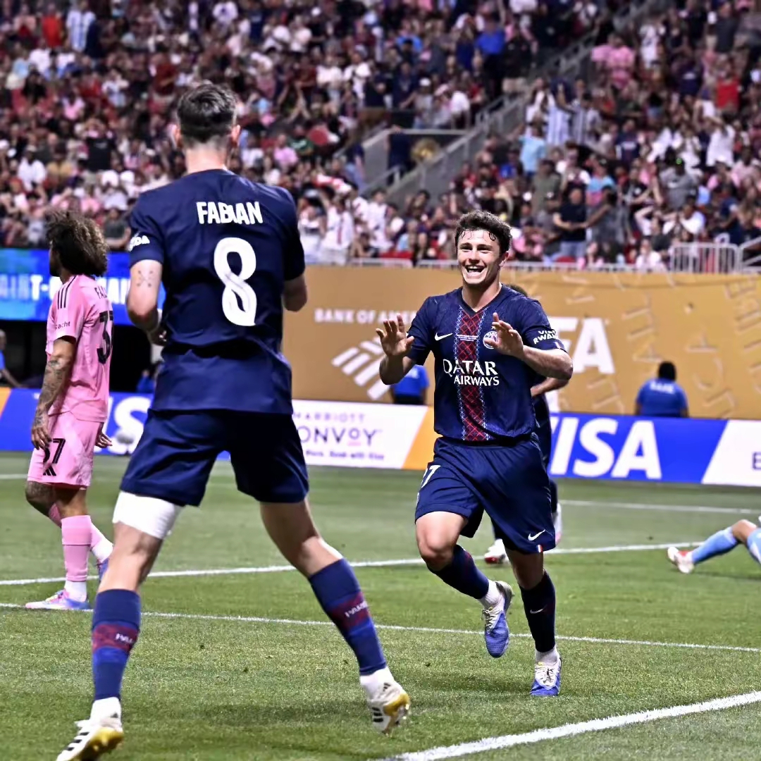 欧超杯倒计时,巴黎圣日耳曼今晚止住颓势,细节引发关注,气氛紧张,轮换策略成焦点 欧超杯倒计时,巴黎圣日耳曼今晚止住颓势,细节引发关注,气氛紧张,轮换策略成焦点