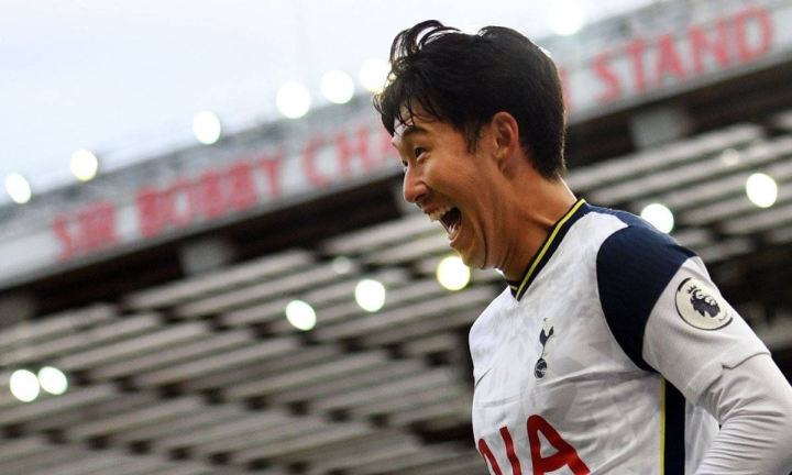 包含托特纳姆训练开放日，集结日伤情更新引欢呼，德国杯在即，团队化学反应显著的词条