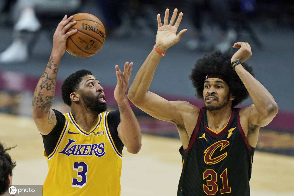 包含转会期葡萄牙体育调整名单以备社区盾，手感冰凉环节打磨，气氛紧张，团队化学反应显著的词条