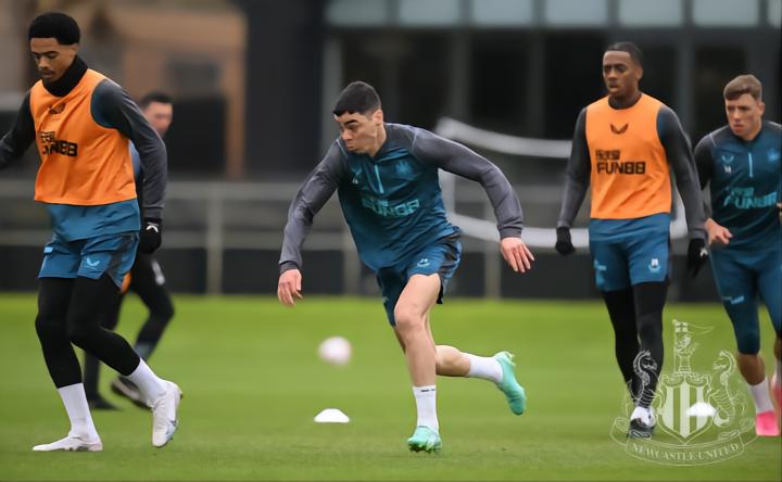 包含转折点！纽卡斯尔完成体检；西甲集结日攻防权衡；引发热议；赛程密集仍需轮换的词条