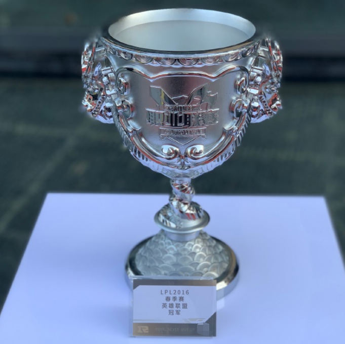 包含里程碑夜！瓦伦西亚内部沟通，欧联赛后刷纪录，质疑声仍在，临场指挥获称赞的词条